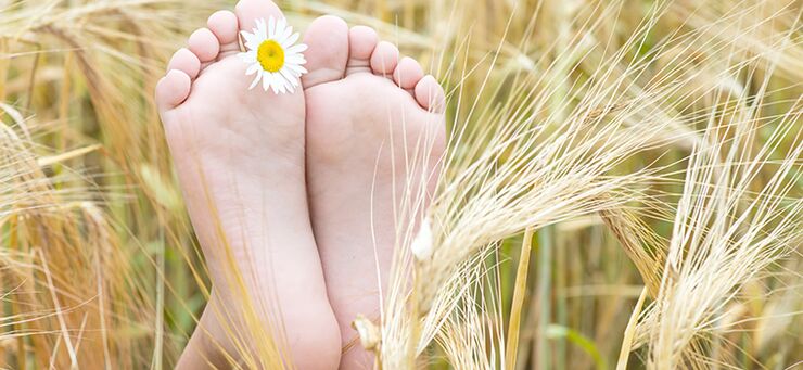 By taking preventive measures, you can protect yourself from the appearance of plantar warts. 